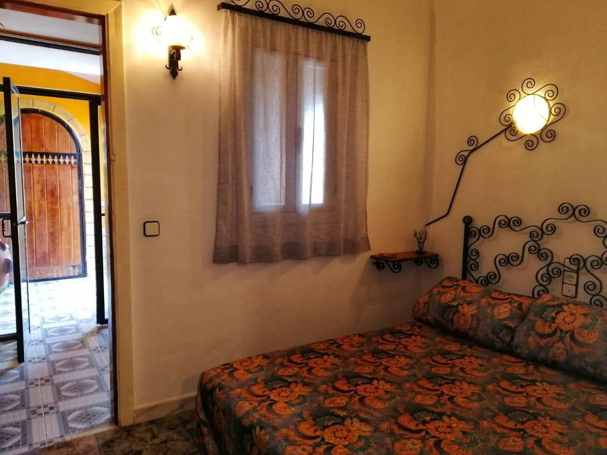 Bed & Breakfast Casa Proyecto Pepe Bravo Bed and Breakfast Alozaina Spanien
